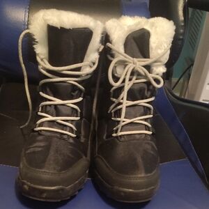 Cozy Black and White Winter Boots for Women